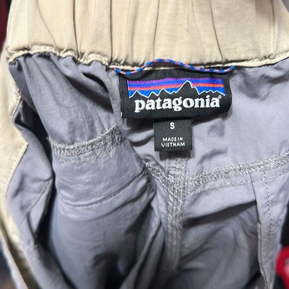 PATAGONIA Men’s Gray Shorts - Picture 3 of 4